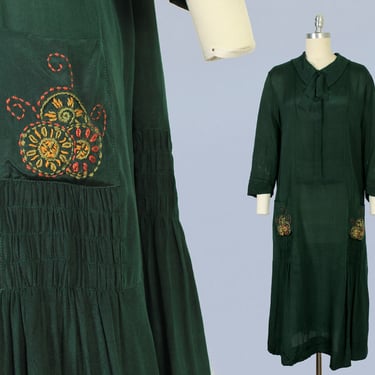 1920s Dress / 20s Green Silk Dress with Embroidered Pockets and Ruching 