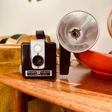 1950s Kodak Brownie Hawkeye Camera with Flash -  Box Camera - Vintage Photograph - Bakelite - Untested 
