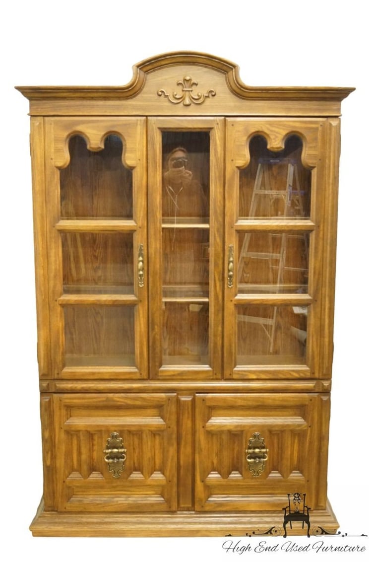 Keller Furniture Italian Neoclassical Tuscan Style 52" Display China