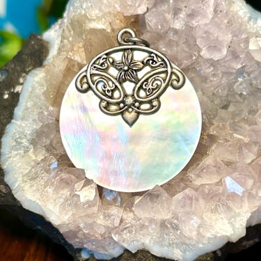 Vintage Mother Of Pearl Pendant Abalone Retro Jewelry Gift Filigree Flower Heart 