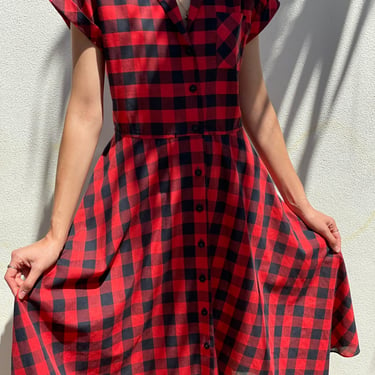 1980's Check Dress / Red and Black Cotton Daywear / 80's Does 50's Shirt Dress / Full Skirt Nipped Waist Fit n Flare 