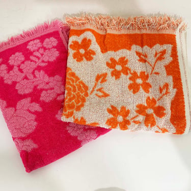 Vintage Set Pair 2 Mismatched Towels Bath Hand Cannon Royal Family Pink Orange White Sculptural Mid-Century Towel Boho Terrycloth 1960s 