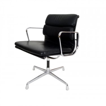 Eames EA208 Soft Pad Chair