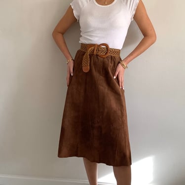 90s suede skirt / vintage chestnut brown genuine leather suede gored A line midi skirt / elastic waistband skirt | XS S 