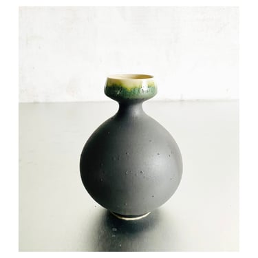 SHIPS NOW-  One Round Matte black Bud Vase with Emerald Green Flashing.  Handmade Ceramic Modern Moody Dark Design Stoneware Pottery 