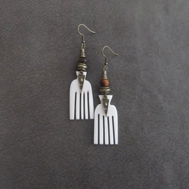 Carved bone comb earrings, afro pick earrings horn earrings, Afrocentric African earrings, bold statement earrings, tribal earrings, bronze 
