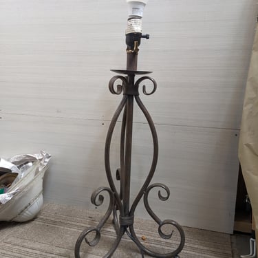 Wrought Iron Swirly Lamp 10.5 x 27 x 26