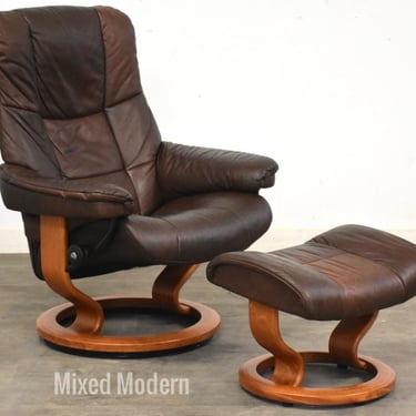 Brown Leather Stressless Ekornes Lounge Chair and Ottoman 