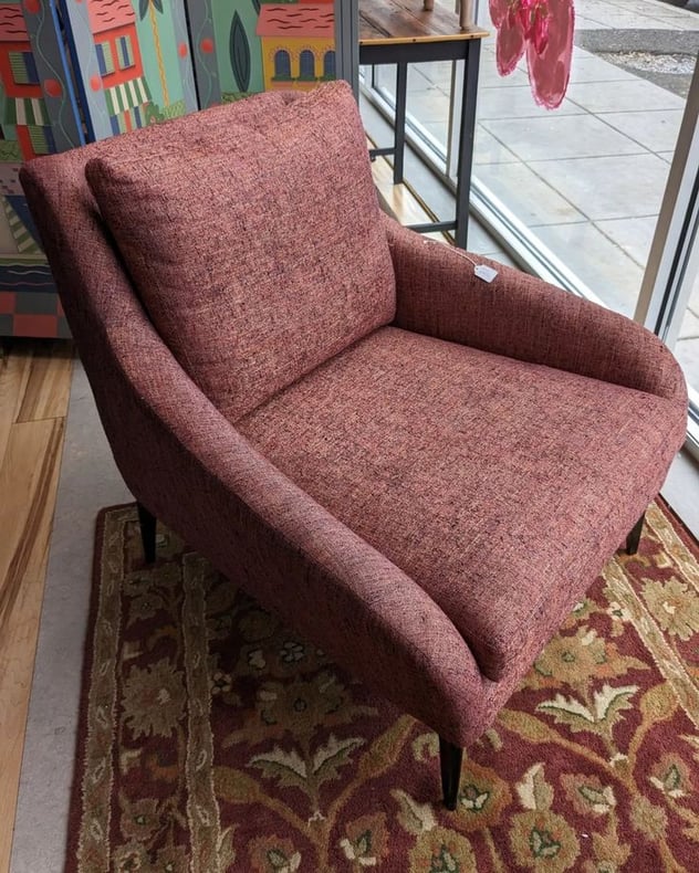 Classy and comfy chair! 32" wide back is 31" 32"deep Call 202.232.8171 to purchase.