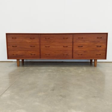 Vintage Mid Century Modern Teak Dresser / Credenza 