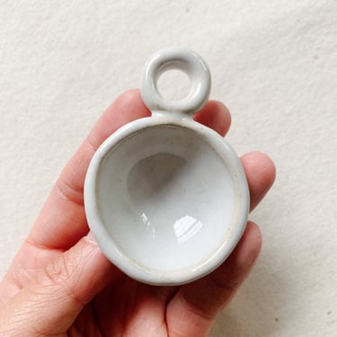 Mona Scoop in Gloss White // handmade ceramic tea coffee and spice scoop 
