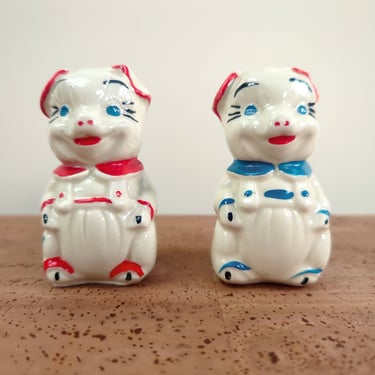 APCO American Bisque Pig Shakers | Salt Pepper | Red Blue Cold Paint | USA 