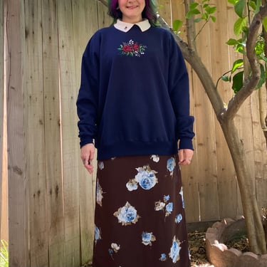 Vintage 1990’s Navy Blue Rose Embroidered Sweatshirt 