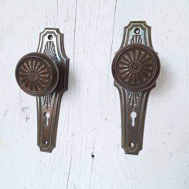 Art Deco Antique Backplates and Doorknobs, Antique Door Back plates, Art Deco Hardware, Brass Escutcheon, Architecture Salvage 071601 