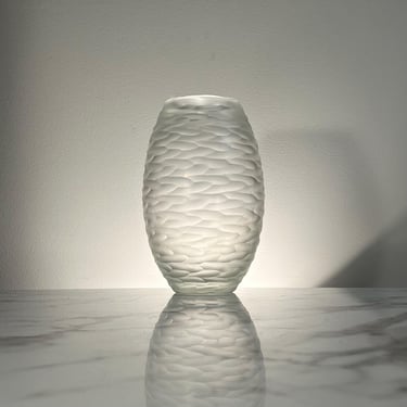 Handblown battuto vase in opaque white handblown glass 