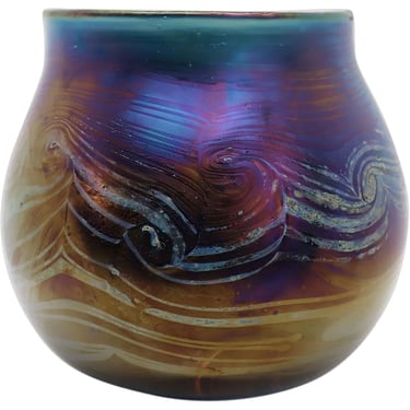 1970's Vintage American Art Nouveau Style Studio Glass Iridescent Vase. Unknown Maker. 8" x 7" 