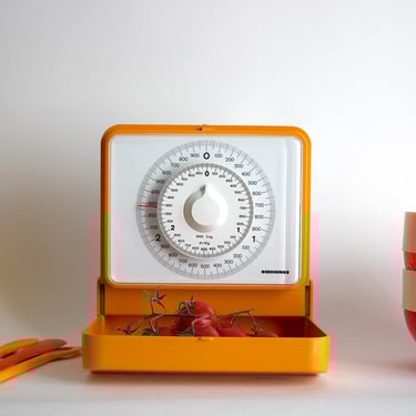 Soehnle Vintage Kitchen Scale, Wall mounted Kitchen Scale, Germany 80s. 