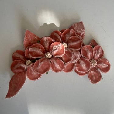 antique 1920s dusty pink velvet faux DOGWOOD flower trimmings millinery headband 