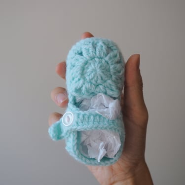 Little Minnows Baby Booties // Bright Turquoise Mary Janes // Crochet Baby Shoes 