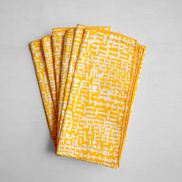 Vintage Yellow and White Napkins, Set of 6 Permanent Press Napkins 16.5" Square 