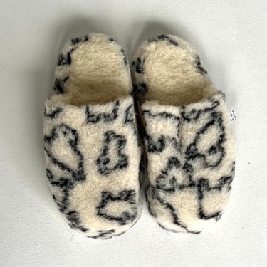 Cozy Wool Slide Slippers - Sheep Print