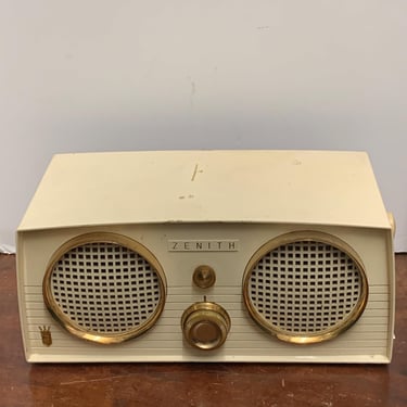 1950s Zenith Owl Eyes Bakelite Table Top Radio 