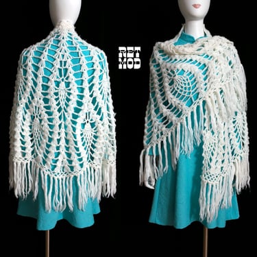 Absolutely Lovely Vintage 70s White Soft Chunky Crochet Shawl 