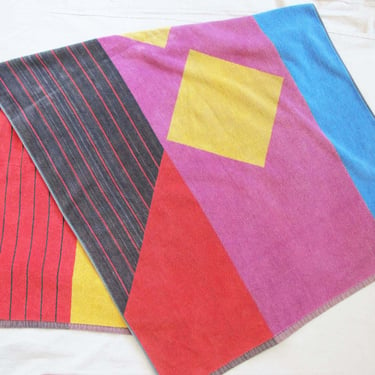 Vintage 80s Geometric Shapes Beach Towel - Large Colorblock Striped Cotton Pool Towel - Vaporwave Aesthetic Towel 