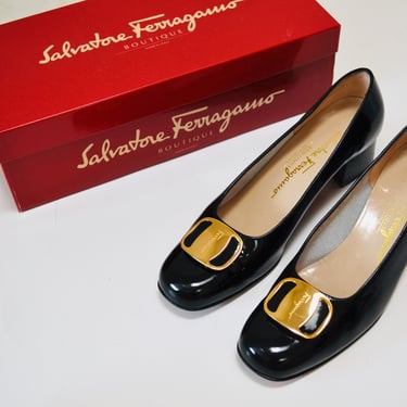 Vintage Salvatore Ferragamo Low Heel Flats Pumps Shoes 6 1/2  Black Patent Leather Vintage Pumps Low Heel Ferragamos 6 1/2 Liceo 