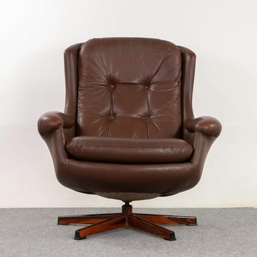 Leather Mid-Century Modern Swivel Chair - (325-010) 