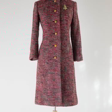 Eternally Chic 1960's Wool Boucle Tweed Coat With Shocking Pink Lining / Small
