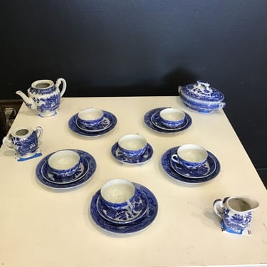 10 pc tiny Vintage Tea Set (Seattle)