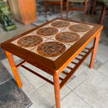 Mid Century Danish Teak Side Table with Magazine Rack by Mobelfabrikken Tofften