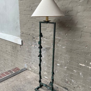 Metal Floor Lamp with Ivy