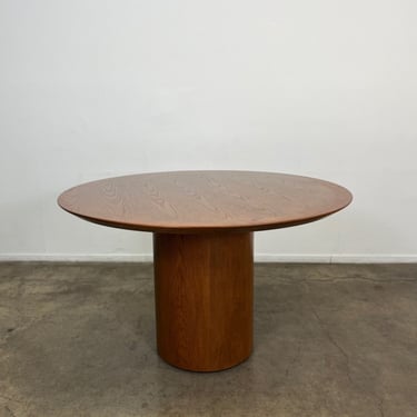 Vintage Round pedestal dining table 
