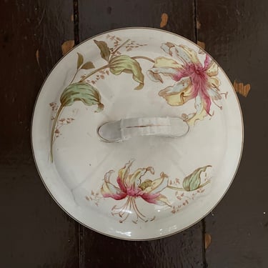 Antique potty kid, Victorian commode lid, beautiful colors | white porcelain lid with flowers, floral decor 