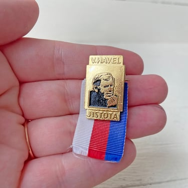 Vintage V.Havel Jistota Presidential Campaign Pin // Czech Republic Statesman // Collector 