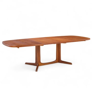 Gudme Møbelfabrik Mid Century Danish Teak Expanding Dining Table with 2 Leaves - mcm 
