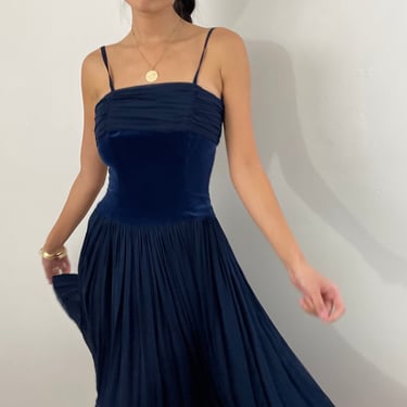 green emerald velvet dress Ashley Lauren 11352 - One Sleeve Beaded Evening Gown 4 / Black