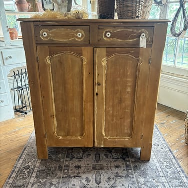 Lovely Scrubbed Jelly Cabinet