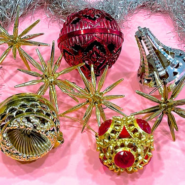 VINTAGE: 8pcs - 1950s Metallic Plastic Ornaments - Indent, Gold Star Ornaments - Christmas Decor - Holiday Decor - 