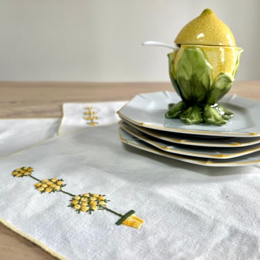 1970s Embroidered Yellow Floral Topiary Napkins, Set of 4 