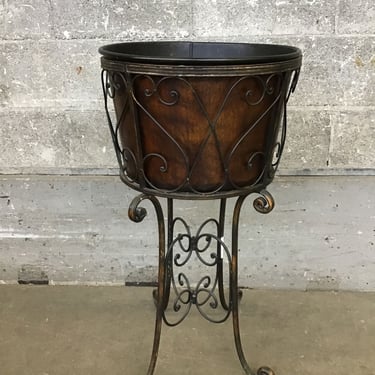 Tin Planter with Stand (Seattle)