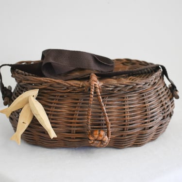 Wicker Fly Fishing Creel Basket, Canvas Carry Strap, Leather Strap