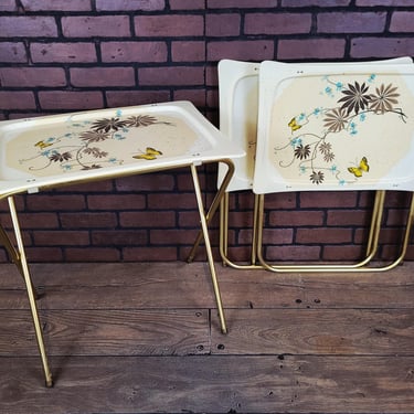 Set of 3 Vintage Lavada Butterfly Fiberglass TV Trays 