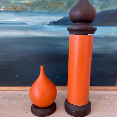 Pair of Laurids Lonborg salt & pepper shakers in Rosewood and Orange lacquer