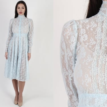 Romantic Country Wedding Dress / Sheer Baby Blue Floral All Over Lace / Vintage 70s Western Barn Wedding Button Dress 