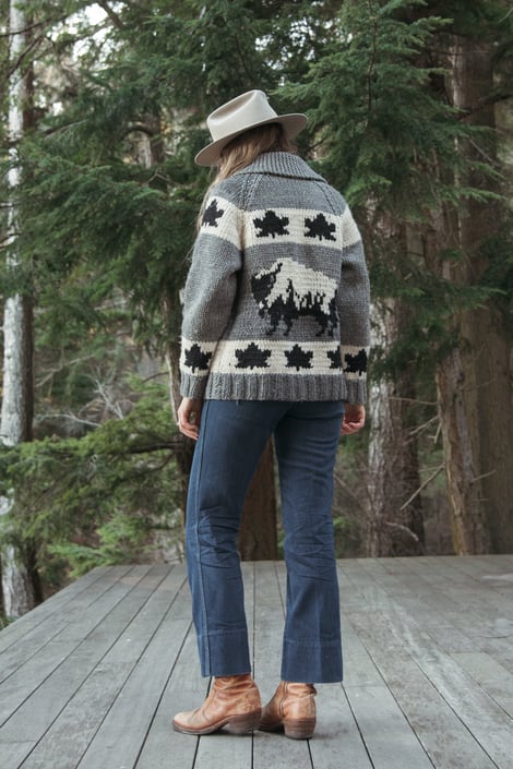 Vintage 1960 s Cowichan Sweater Women s Small Medium Canadian Maple Leaf Surf and the City Orcas WA