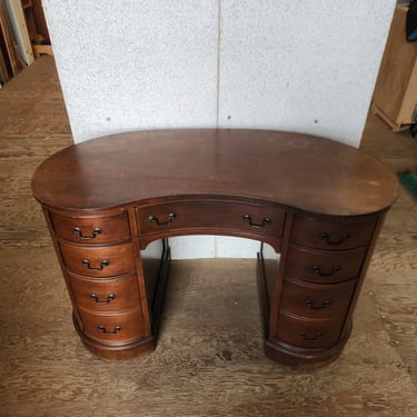 1930&#39;s Mahogany Bean Banker Desk 46 x 30 x 23