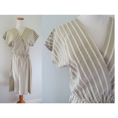 Vintage 70s Striped Plunging Neck Midi Dress - White & Beige Striped Leslie Fay - Size XL 